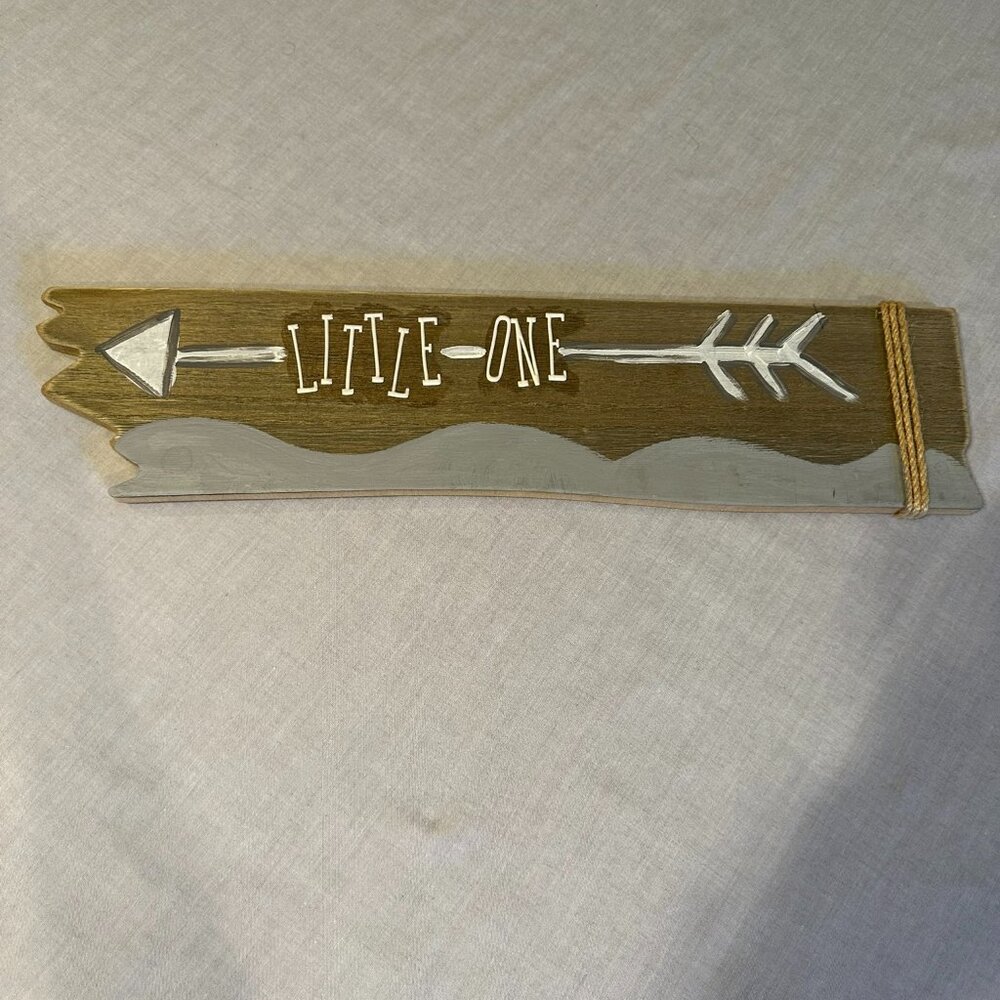 wooden "little one" arrow sign